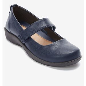 The Carla Mary Jane Flat  size 11W. NAVY